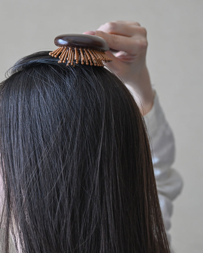 AURA BRUSH